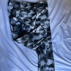 Lululemon capri leggings